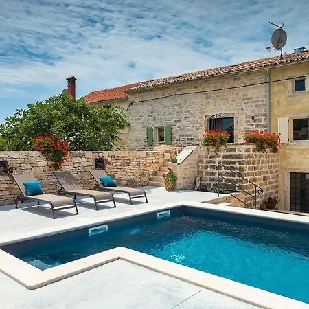 Tatil Evi Kurili No14 *
