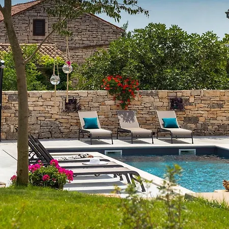 Kurili No14 Holiday home